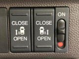 【両側パワースライドドア】スマートキーや運転席のスイッチで後席両側スライドドアの開閉が可能♪電動だから力を入れてドアを開ける必要が無く、小さなお子様でも簡単に開け閉めでき快適です♪