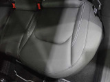 お客さまが車をお乗りになるうえでの、あらゆるサポートをすることが大切だと考えています。お客様とのコミュニケーションを大切に、新車はもちろん良質な中古車をいつでもご提案できるよう準備しております。