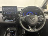 使いやすく運転しやすいレイアウトの運転席周り。
