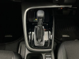 オートマチックシフトレバーは、手になじみ操作しやすい形状で安全運転にもつながります♪