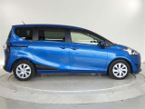 両側パワースライドドア付きだから、狭い駐車スペースなどでの 乗り降りラクラク!小さなお子さまのいるご家庭には嬉しい装備。