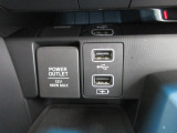便利な充電用USBジャックも付いています。12V電源ソケットを設置しております。周辺機器の充電にご利用頂けます。