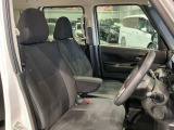 運転席も広々でゆったり気分で快適にドライブできますよ♪