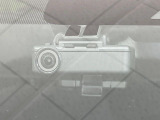 【ドライブレコーダー】ドライブレコーダー装備!走行中はもちろん、あおり運転や事故に遭遇した際、映像で記録し、万一のリスクに備えます。※記録用SDカードはお客様ご自身でご準備いただく必要があります。