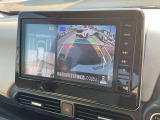 [アラウンドビューモニター]車両を上から見たようなカメラで周りの障害物などが一目瞭然!駐車が苦手な方でも、らくらく駐車♪