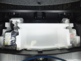トランクルームにはパンク修理キットがあります。