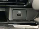 USB電源を装備してます。スマホやタブレットの充電に便利です♪