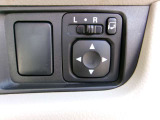 ドアミラーの鏡面の調節、格納は運転席からすべて操作できます!