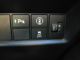 パーキングセンサーや横滑りを防ぐVSA等のスイッチ類は運転席の右側、手の届きやすい位置にあります。