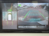 ナビ画面にアラウンドビュ-モニタ-の映像を映し出しています。  狭い場所での車庫入れをサポ-トしてくれる便利アイテムです。