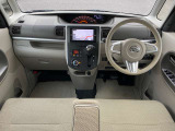 タントの運転席周りの画像です。