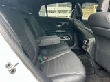 メルセデス・ベンツの定める厳しい基準をクリアしたお車のみをご案内させて頂きます。納車前整備はメーカー規定に基づき当店3Fの指定工場で入念に行なわれます。熟練のメカニックがお客様のお車を整備致します。