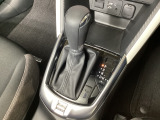 アクセルペダルを踏み込む量や速さに応じて変速パターンを制御し、人馬一体の運転感覚を発揮してくれる6速オートマ!