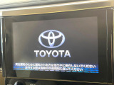 【メーカー純正ナビ】インテリアに溶け込むスタイリッシュな「専用設計」メーカーナビを装備♪視認性や操作性など基本性能にも優れ、より上質なカーライフをお楽しみいただけます。