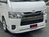 オートマチックハイビーム搭載。 先行車や対向車のライトを認識し、ハイビームとロービームを自動で切り替え、夜道の視界を確保します。