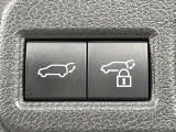 【パワーバックドア】スマートキーや運転席のボタンを押すだけでリアゲートが自動で開閉します!荷物を持っている時や、高い位置にあるバックドアを閉める際に便利な機能です♪