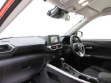ダイハツのお店では、ダイハツ車を知り尽くしたプロフェッショナルが、専用の診断機器を使って各システムを点検しております。