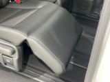 【オットマン付セカンドシート】足を延ばしてリラックスしたいときに便利なオットマン!ロングドライブや仮眠の際にもゆったり快適にお過ごしいただけます♪