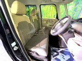 運転席シート廻りは使用感も少なく、良好な状態となっています。丁寧に使われていたことがよくわかりますね。