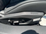メモリーチャンネル付き運転席電動シート