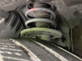 お車を安心してお乗りいただく為には、足回りの定期点検が欠かせません。サービスサポート(有償保証)では無料点検もご提供しており、安心のカーライフをお過ごしいただけるサポート体制が整っています。