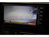 バックモニターがあれば車庫入れ時など、後ろが確認できて安心です。運転に自信がない方にはおすすめの装備です。ただし、バック時目視での確認も忘れずに。