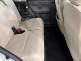 痛みの出やすい運転席シートの角、フロアマット、座面、ともに良好です