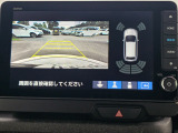 駐車時の安全確認をサポートするバックカメラも使用できます。