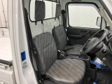 【フロントシート】さまざまな体格の方が快適に運転ができるよう配慮したシートになっております。