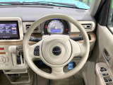 【純正革巻きステアリング】上質な革を使用することで、手にしっかり馴染みとても運転しやすいハンドルです♪