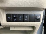 各機能の切り替えボタンは運転席前方の手の届きやすい場所に配置してあります。
