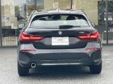 BMWを熟知したメカニックによる、360度の納車前点検。ドイツ本国と同様の教育・訓練を受けたメカニックが徹底的に点検、整備した後にお客様にお引渡しします。