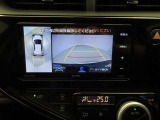 バックモニターを装備しています。車庫入れ時等に車両後方が確認出来るのでとても便利です。