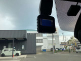 もう無くてはならない、ドライブレコーダーが搭載済みです!あおり運転等の抑制にもなりますし、万が一の時もこれでバッチリ確認できます!