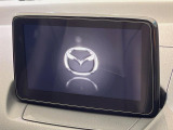 【マツダコネクトナビ】車内の雰囲気にマッチした一体型タイプのナビ。各種車輌設定やBluetooth再生等、様々な機能が楽しめます。直感的なダイヤル操作が可能で、使い勝手も良好です。