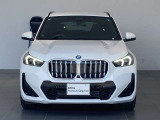 BMWらしいスポーティな走りとSUVならではの実用性を兼ね備えたX1 sDrive18i M Sport。走行わずか15kmの優れたコンディションで、これから長く安心してお乗りいただける一台です。