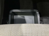 助手席下にも収納スペースあります☆コンパクトなのにたくさん収納があって助かります☆車検証を入れてる方も多い収納スペースです☆