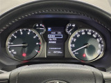 【メーターまわり】ドライバーから見やすい位置にあって安全運転に寄与します。マルチインフォメーションディスプレイでは、クルマに関する情報の確認はもちろん、各種安全機能・装備のON/OFFも設定可能。
