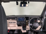 【前方視界】開放的な前方視界!運転がしやすく疲れにくいです♪窓が大きく、見通しがとっても良いおクルマですよ♪