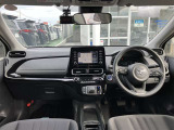 【運転席・インパネまわり】ハンドル・シート・フロアーなど隅々までプロによるクリーニング済み☆彡キレイな車内でドライブが一層快適にお楽しみいただけます!!