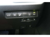 【パワーバックドア】車内に設置したスイッチやパワーバックドアのスイッチを押すことで、リアゲートの開閉が自動!!