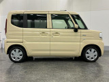 後席両側スライドドア☆開け閉めの際に隣の車や壁にぶつける心配もありません。