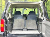 普段のお買い物や通勤、送迎等に十分な荷室スペースを確保しております。セカンドシートを倒すと、大きな荷物の積載も可能です♪