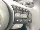 【アダプティブクルーズコントロール】高速道路での長距離走行が楽に!!自動で速度を保つクルーズコントロールが、衝突軽減システムと連携し、前方の車両を感知して車間を保つように速度調節してくれます!!