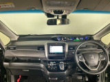 【前方視界】開放的な前方視界!運転がしやすく疲れにくいです♪窓が大きく、見通しがとっても良いおクルマですよ♪