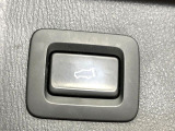 【パワーバックドア】スマートキーや運転席のボタンを押すだけでリアゲートが自動で開閉します!荷物を持っている時や、高い位置にあるバックドアを閉める際に便利な機能です♪