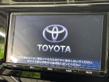【純正大画面ナビ】人気の大型9インチナビを装備。存在感のある大画面はインパクト大!ナビ利用時のマップ表示は見やすく、テレビやDVDは臨場感がアップ!いつものドライブがグッと楽しくなります♪