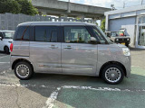 両側パワースライドドア付きだから、狭い駐車スペースなどでの 乗り降りラクラク!小さなお子さまのいるご家庭には嬉しい装備。