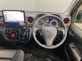 スッキリした運転席まわりでフロントガラスも大きく前方の視界が見やすいので運転しやすいです!