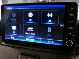 CD、DVD、Bluetooth、AM、FM、AUX、スマートフォン接続ができます。